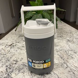 Igloo Water Container